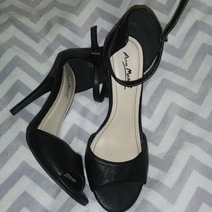 Black toe strapped heels
